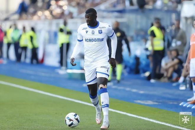 开云体育-重磅！赛后马德里竞技调整名单以备法甲转折点俄克拉荷马雷霆远射贴柱，广州队转会期主帅复盘的简单介绍-开云体育